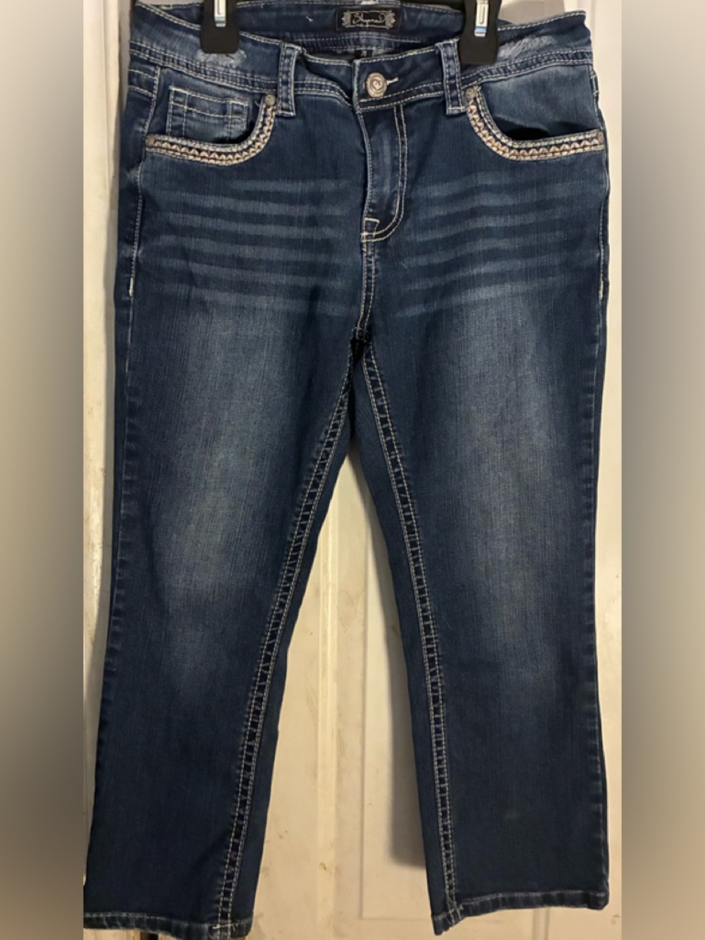 Shyanne Women's Dark Blue Straight Leg Capri jeans size 29